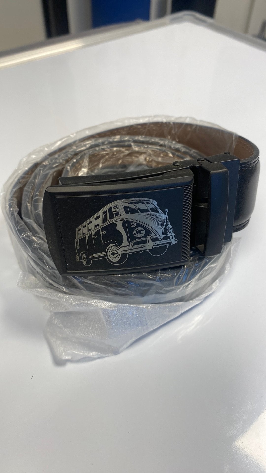 Ceinture avec boucle VW Van, Neuf, Cuir véritable, Enlèvement ou Envoi, 115 cm ou plus