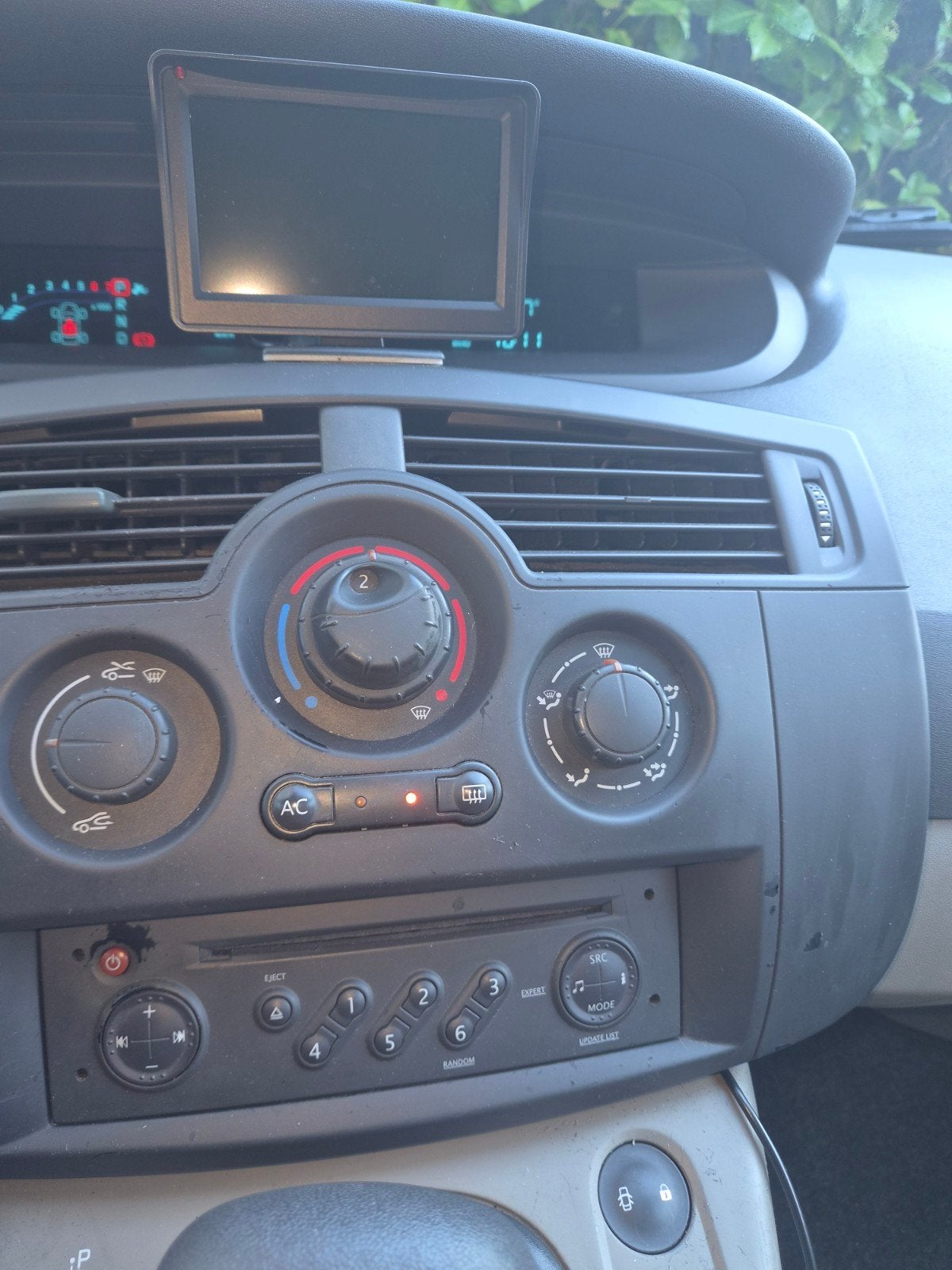 renault megane scenic 1.6 benzine automaat., Autos, 82 kW, Entretenue par le concessionnaire, Beige, 5 portes