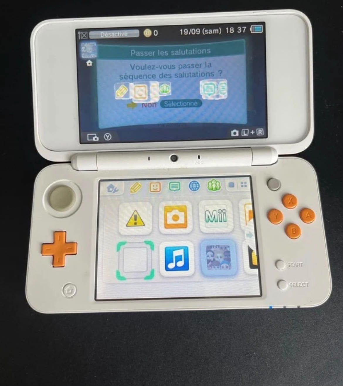 New nintendo 2DS + 4 jeux + housse, Games en Spelcomputers, Gebruikt, Overige kleuren, 2DS, Ophalen