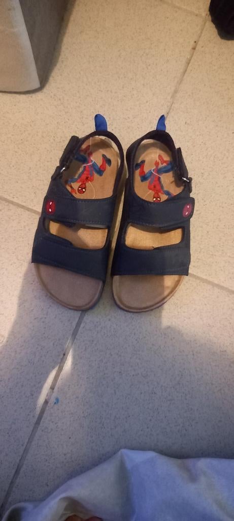 Samsung 28, Enfants & Bébés, Vêtements de bébé | Chaussures & Chaussettes, Enlèvement