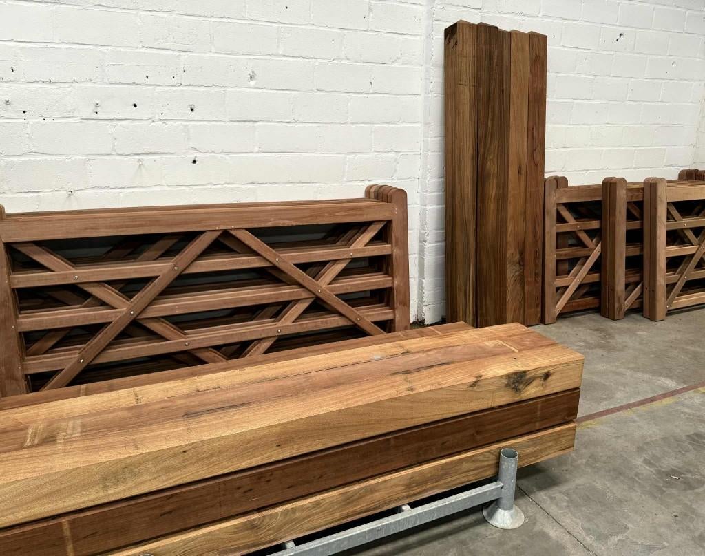 Houten weidepoorten