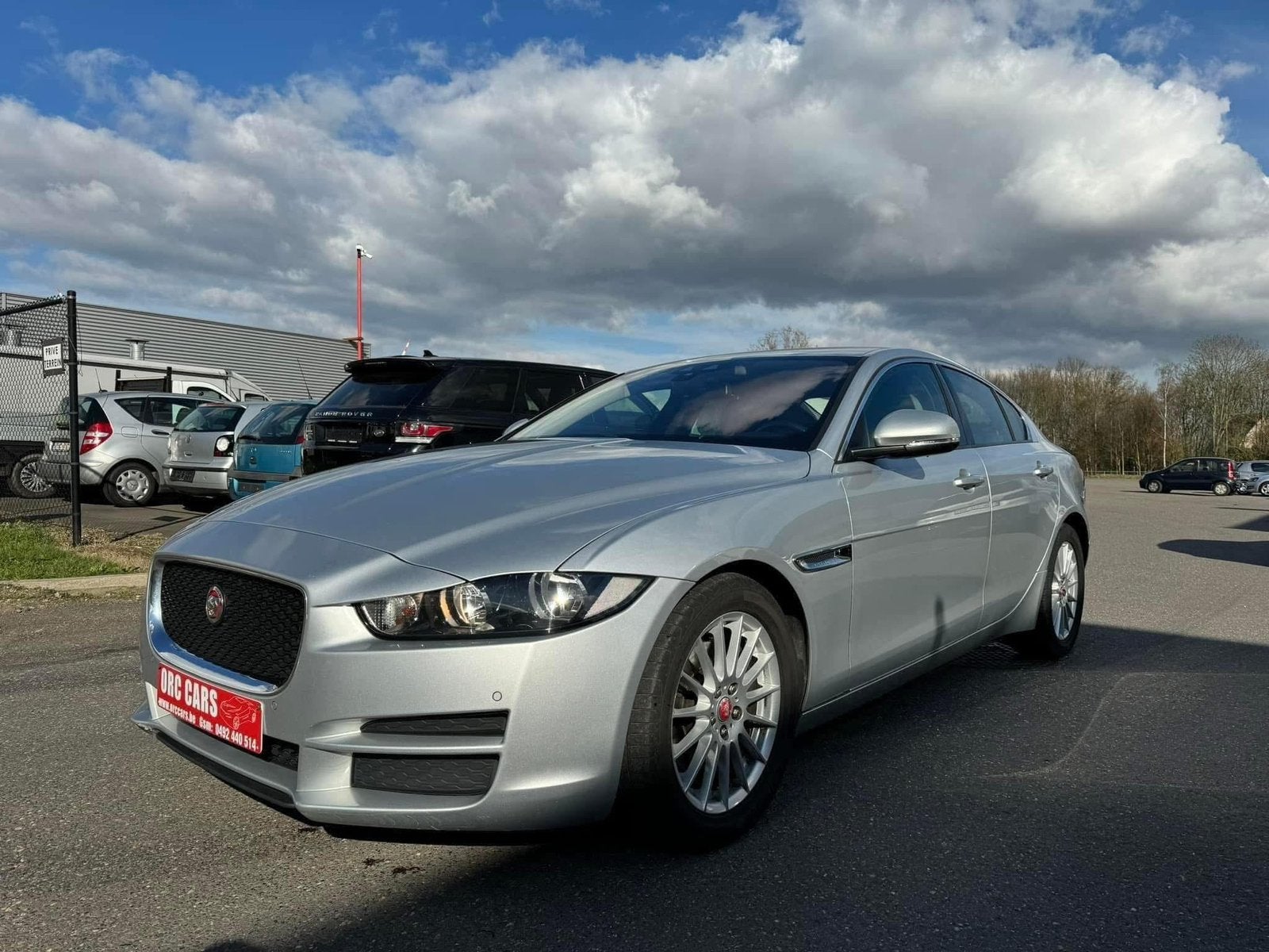 Jaguar XE 2.0D E-Performance Prestige Euro 6b — EXPORTATION, Autos, Jaguar, Argent ou Gris, Achat, Entreprise, Entretenue par le concessionnaire