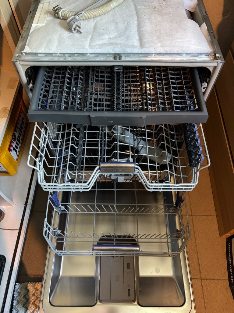 Lave-vaisselle encastrable Beko - 2023, 85 à 90 cm, Encastré, Moins de 10 litres, Comme neuf