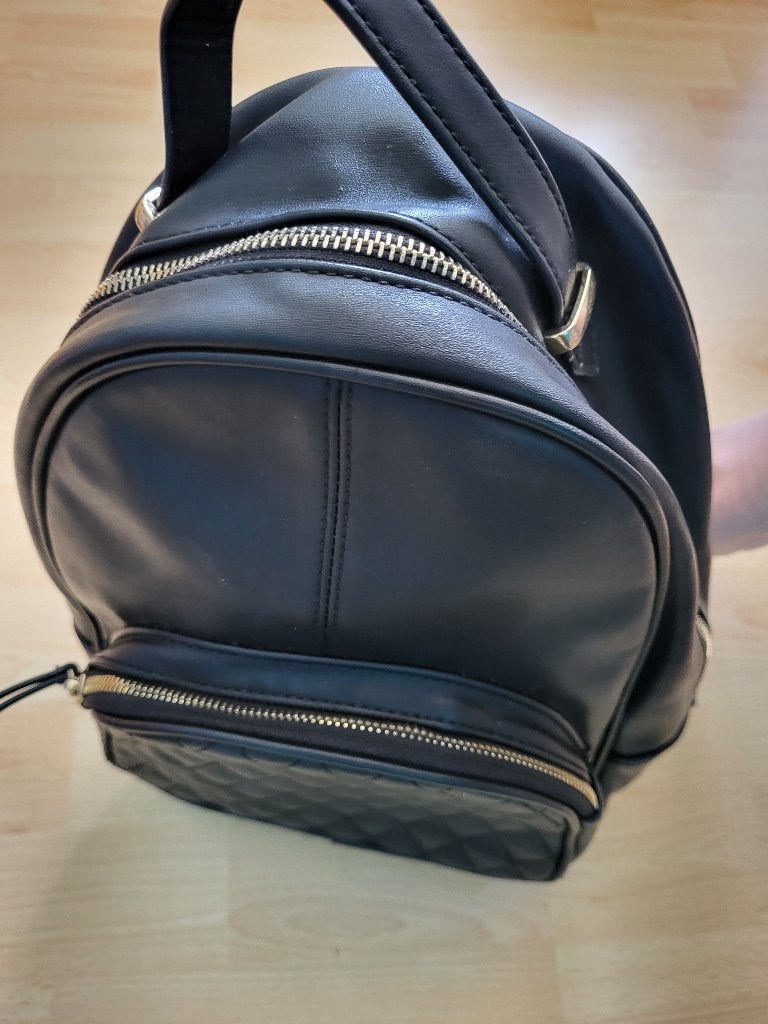 Mooie zwarte stijlvolle rugzak, Handtassen en Accessoires, Tassen | Damestassen, Ophalen of Verzenden, Zo goed als nieuw, Zwart