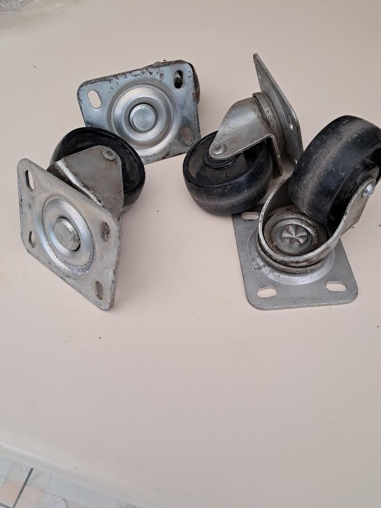 Zwenkwieltjes 4 stuks, Doe-het-zelf en Bouw, Zwenkwielen, Ophalen of Verzenden, Zo goed als nieuw