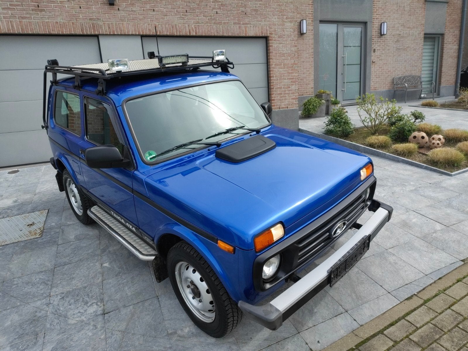 Lada Taïga / Niva 1.7i Essence 44 – 2020 – 35 000 km – b, Auto's, Niva, Euro 6, 1690 cc, Blauw