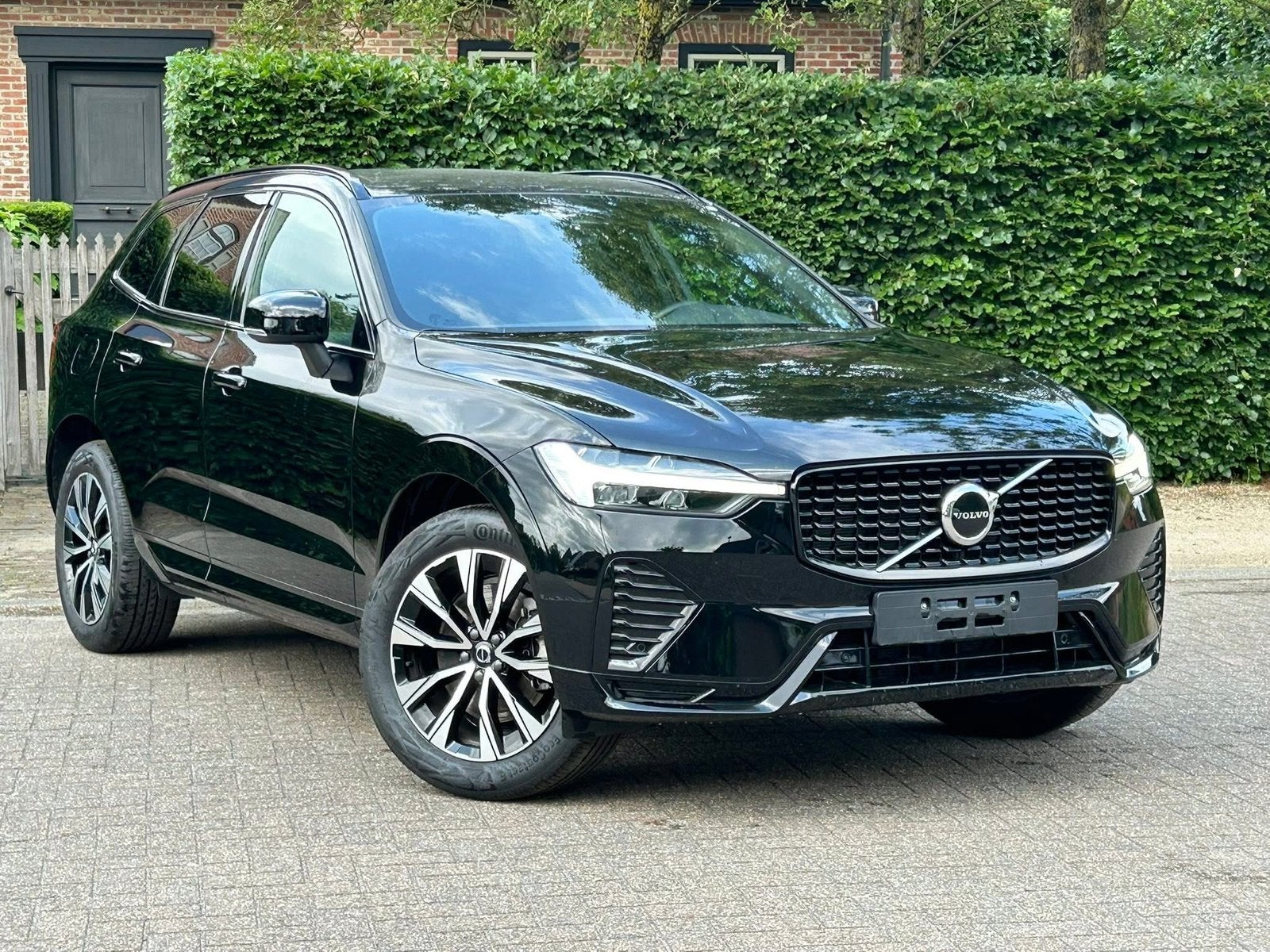 VOLVO XC60 B4 mild hybrid plus dark/ad. cruise/camera/apple., Auto's, Dealer onderhouden, Euro 6, 4 cilinders, 1969 cc