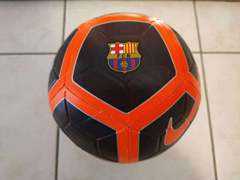 FC Barcelona voetbal, Sport en Fitness, Voetbal, Ophalen, Zo goed als nieuw, Bal