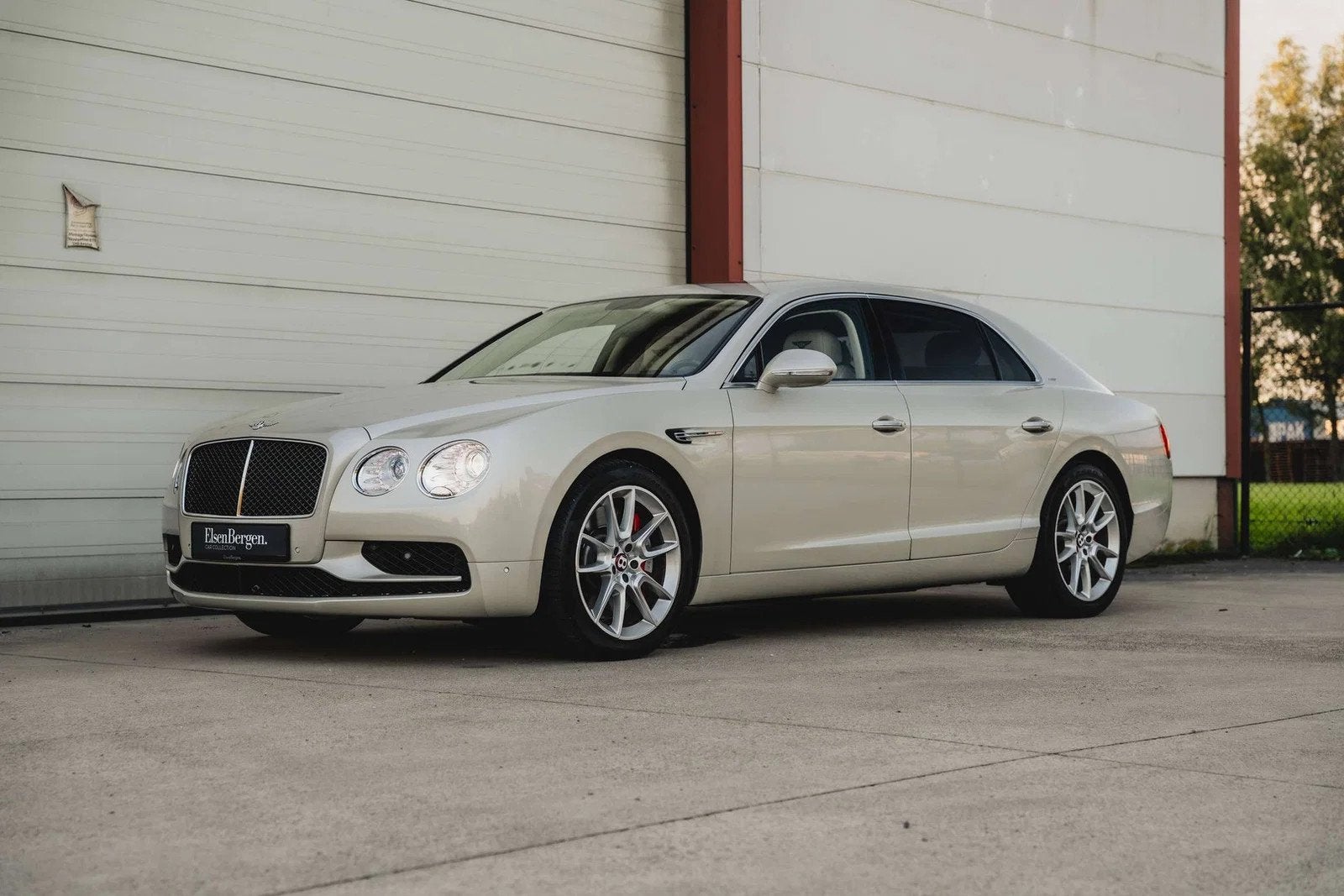 Bentley Flying Spur 4.0 V8 S - Mulliner Spec. - Bentley Hist, Auto's, Automaat, 4 deurs, Gebruikt, Bluetooth