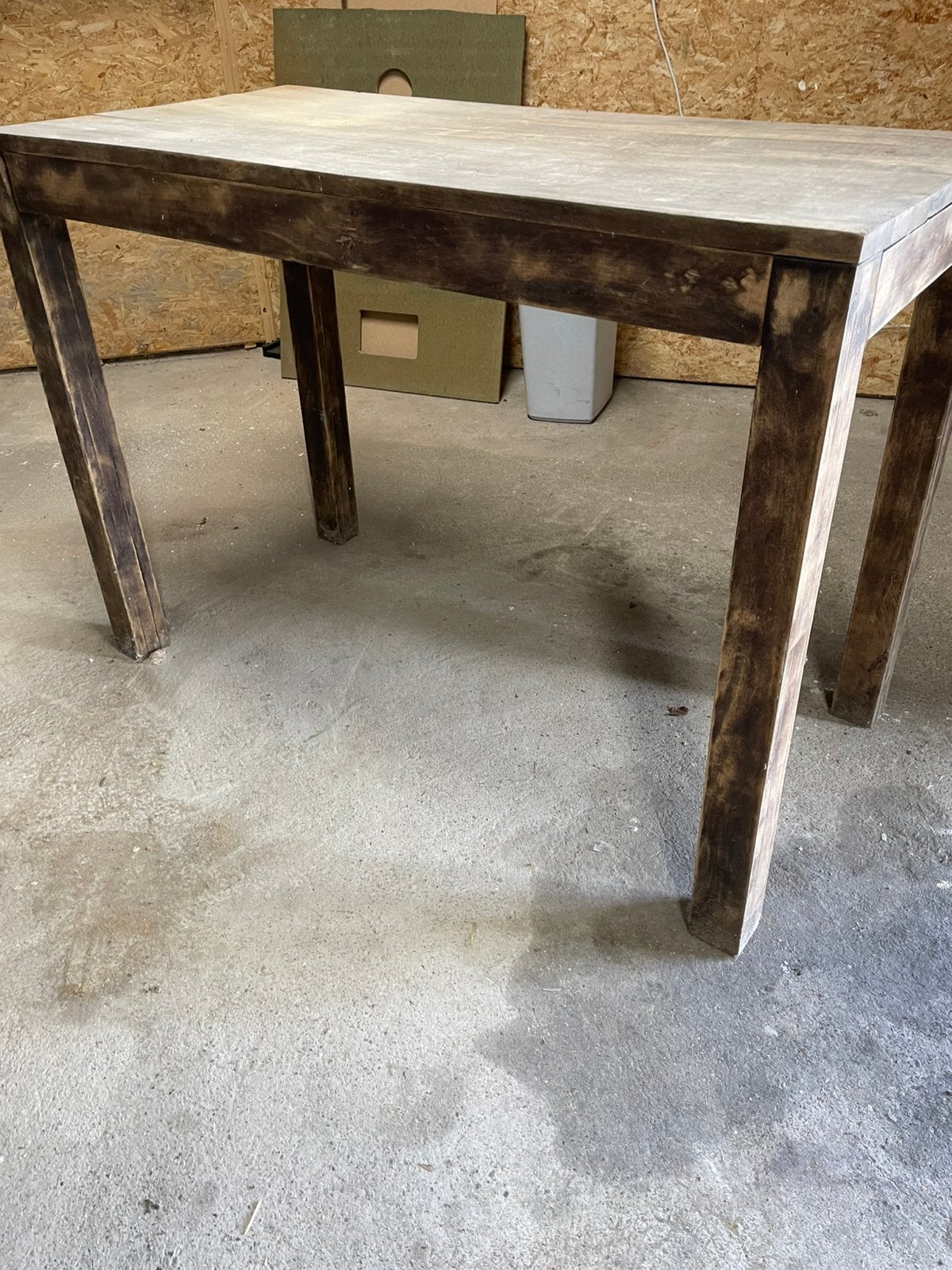 Table haute, Enlèvement, Utilisé