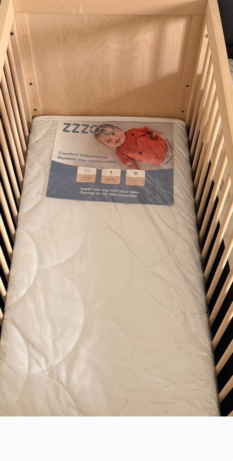Lit bébé + matelas, Enlèvement, Comme neuf, Matelas
