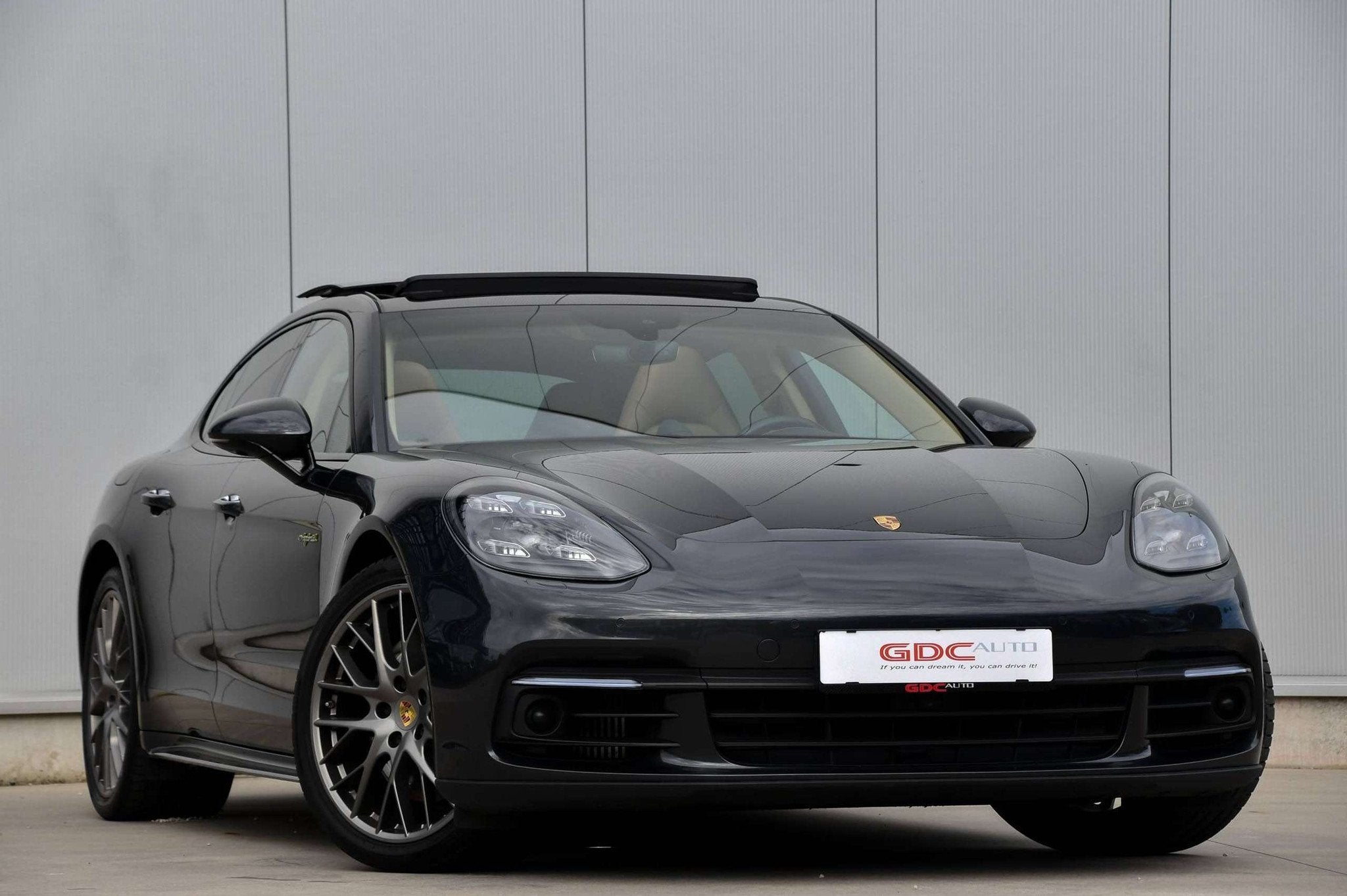 Porsche Panamera 4 e-Hybrid l Pano Dak l Luchtvering l Sport, Auto's, Automaat, 4 zetels, Gebruikt, 462 pk