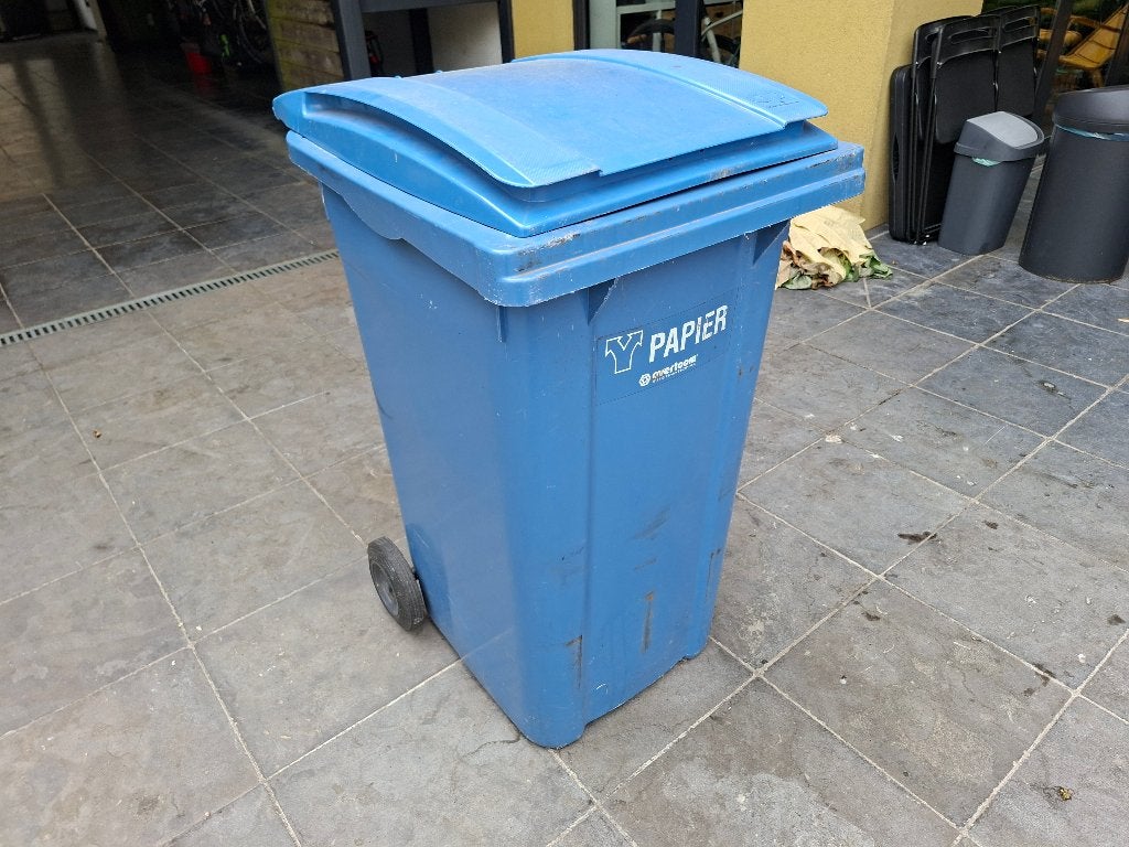 Papiercontainer, Ophalen