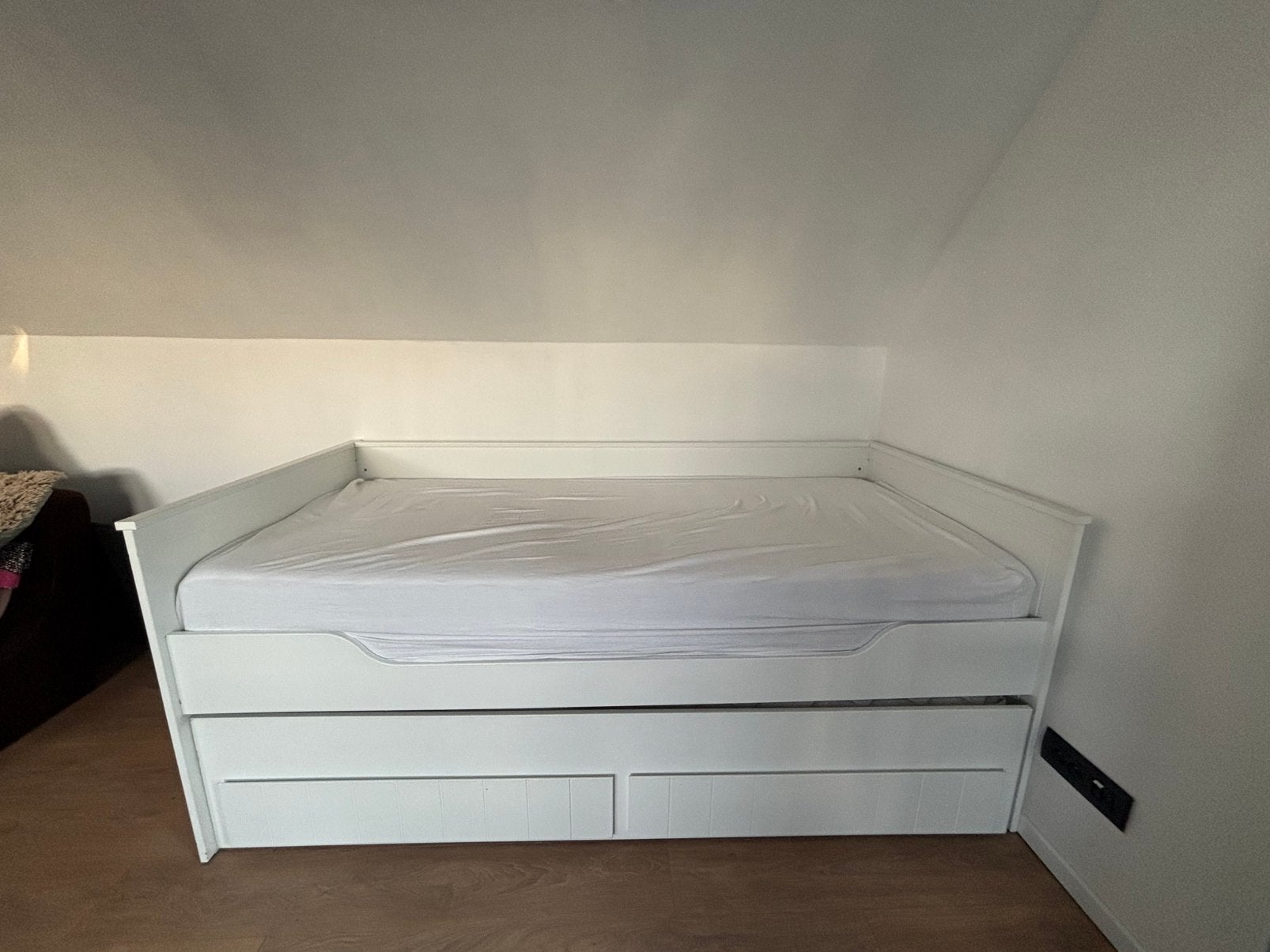 Wit dubbelbed, Huis en Inrichting, Slaapkamer | Bedden, Ophalen, 90 cm, Eenpersoons, Wit