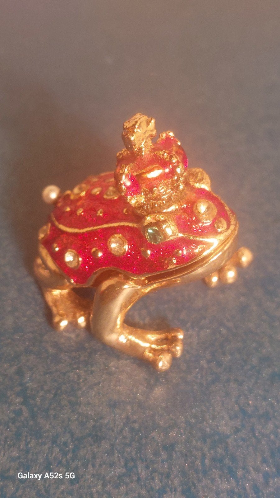 boîte à bijoux en forme de grenouille émaillée., Enlèvement ou Envoi