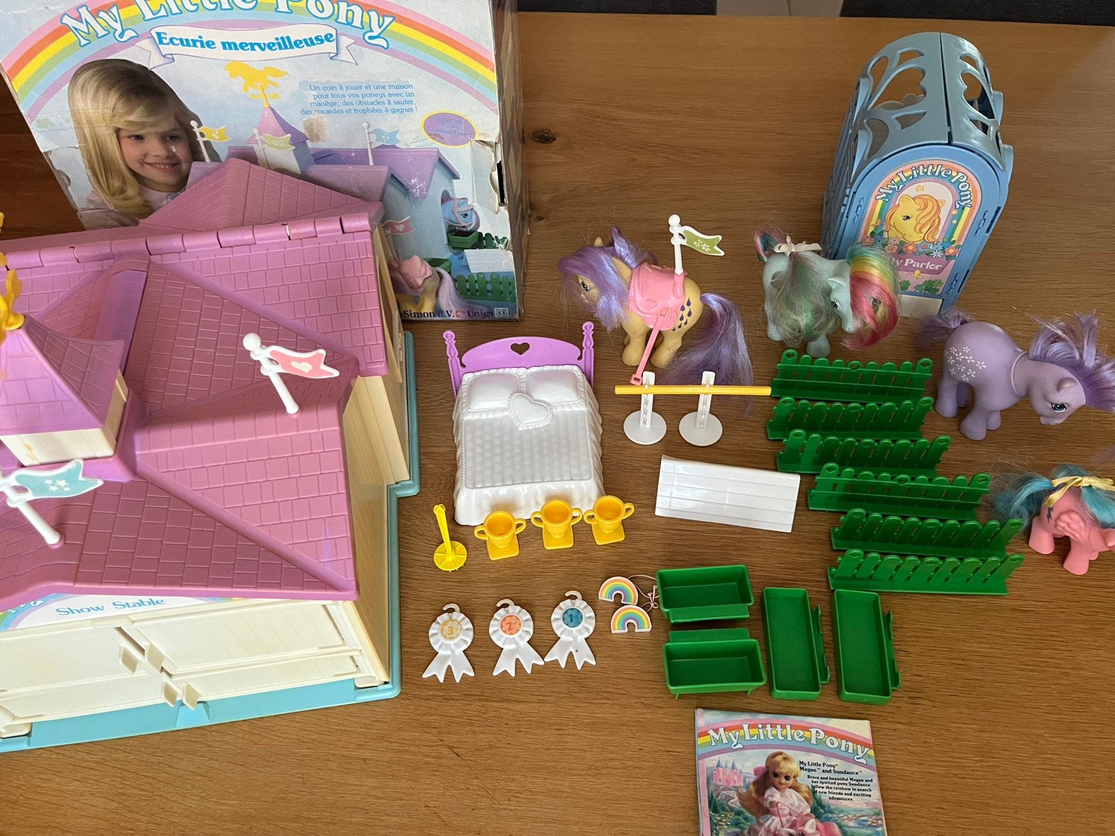 Mon petit poney show, écurie, joli parleur et accessoires, Enlèvement ou Envoi, Utilisé