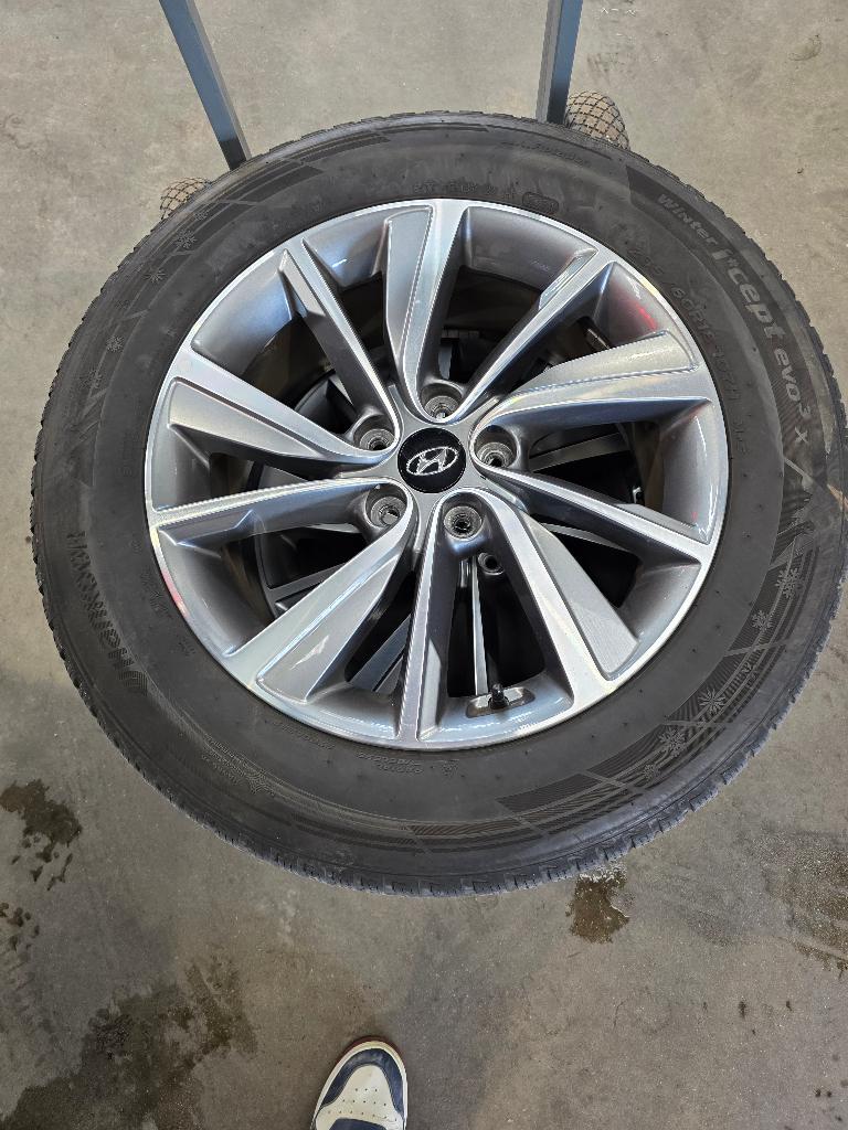 Roues kit hiver Hyundai Santa Fe 2021, Ophalen, 18 inch, Gebruikt, Banden en Velgen