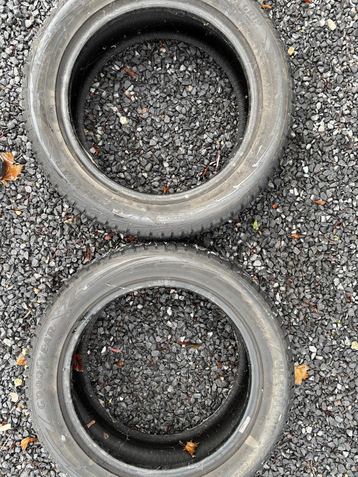 2 pneus hiver occasion Goodyear 215/55 R17 98V – 5 à 6 mm, Autos : Divers, Enlèvement, Utilisé