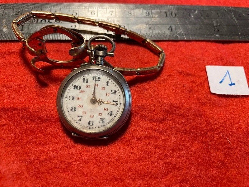 20 montres gousset anciennes revissées avec chaine, Bijoux, Sacs & Beauté, Montres | Anciennes | Antiquités, Autres marques, 1900 à 1930