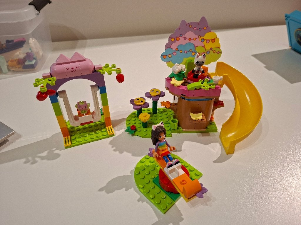 Lego Gabby's Dolhouse 'Kitty Fee's tuinfeestje (10787), Ophalen, Lego, Compleet, Friends