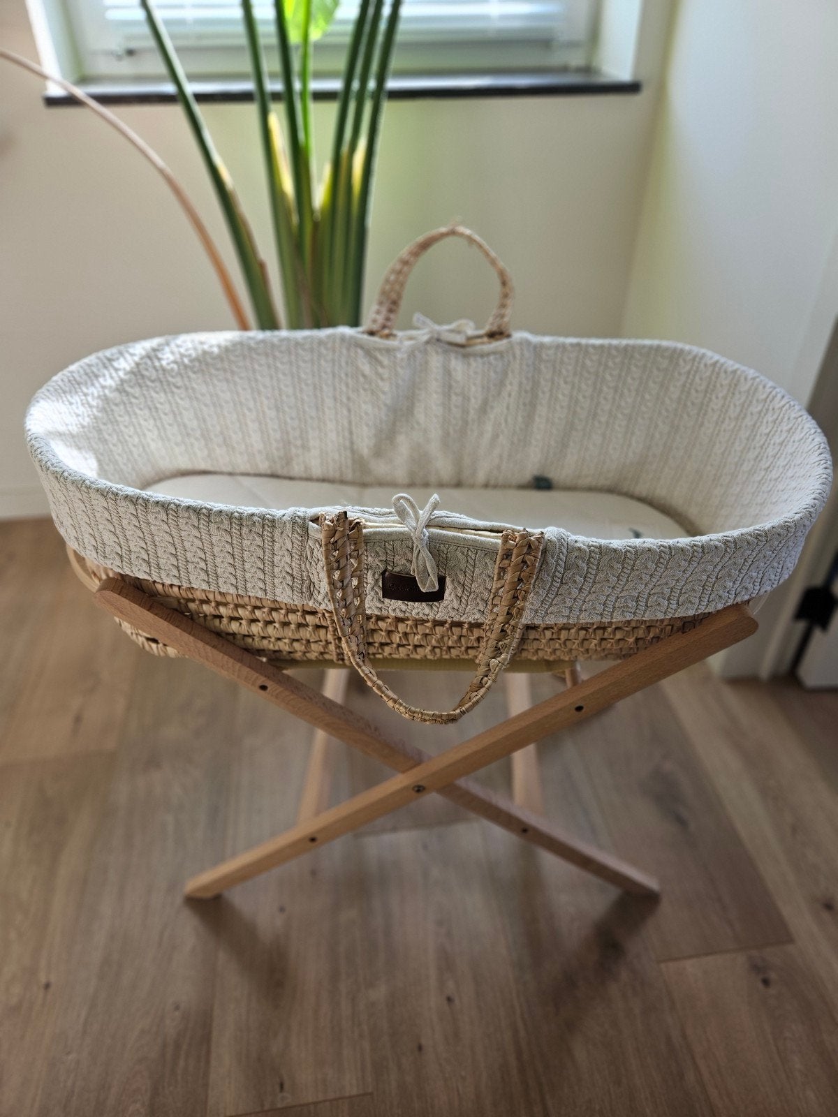 The Little Green Sheep Mozes mand/ Wiegje, Kinderen en Baby's, Ophalen, Zo goed als nieuw, Wieg