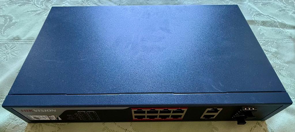 Switch HIKVISION DS-3E-1310P-E 8 ports PoE, 2 SFP, Enlèvement, Utilisé