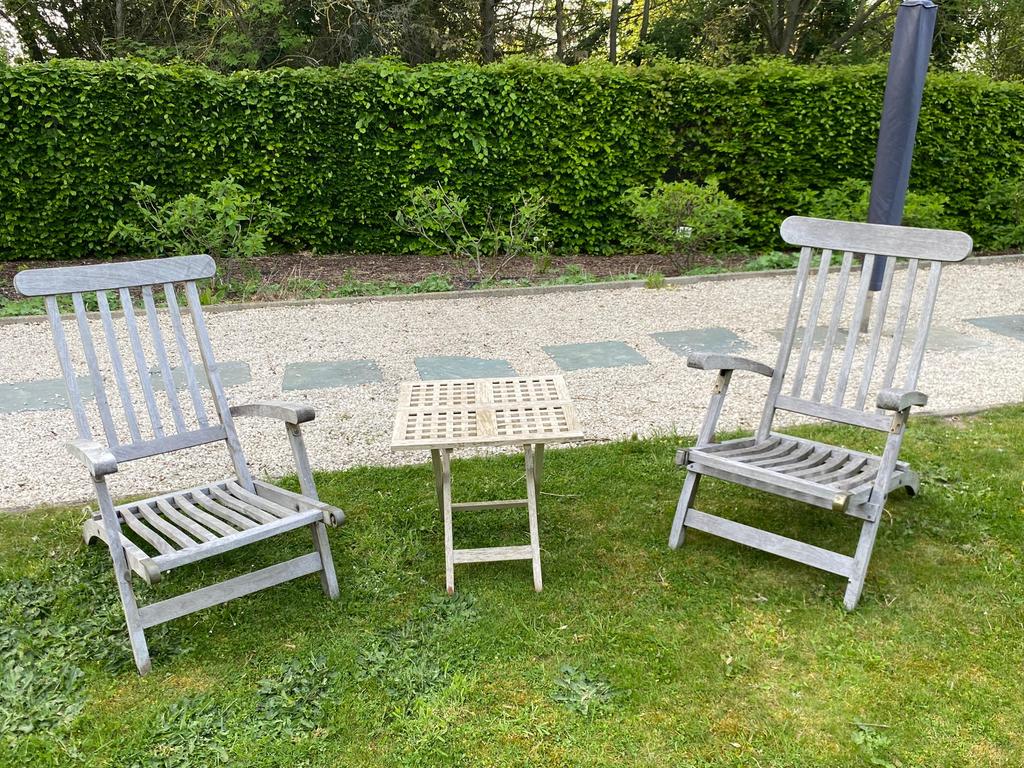 Set van 2 stoelen en bijpassend tafeltje in teak, Ophalen, Zo goed als nieuw