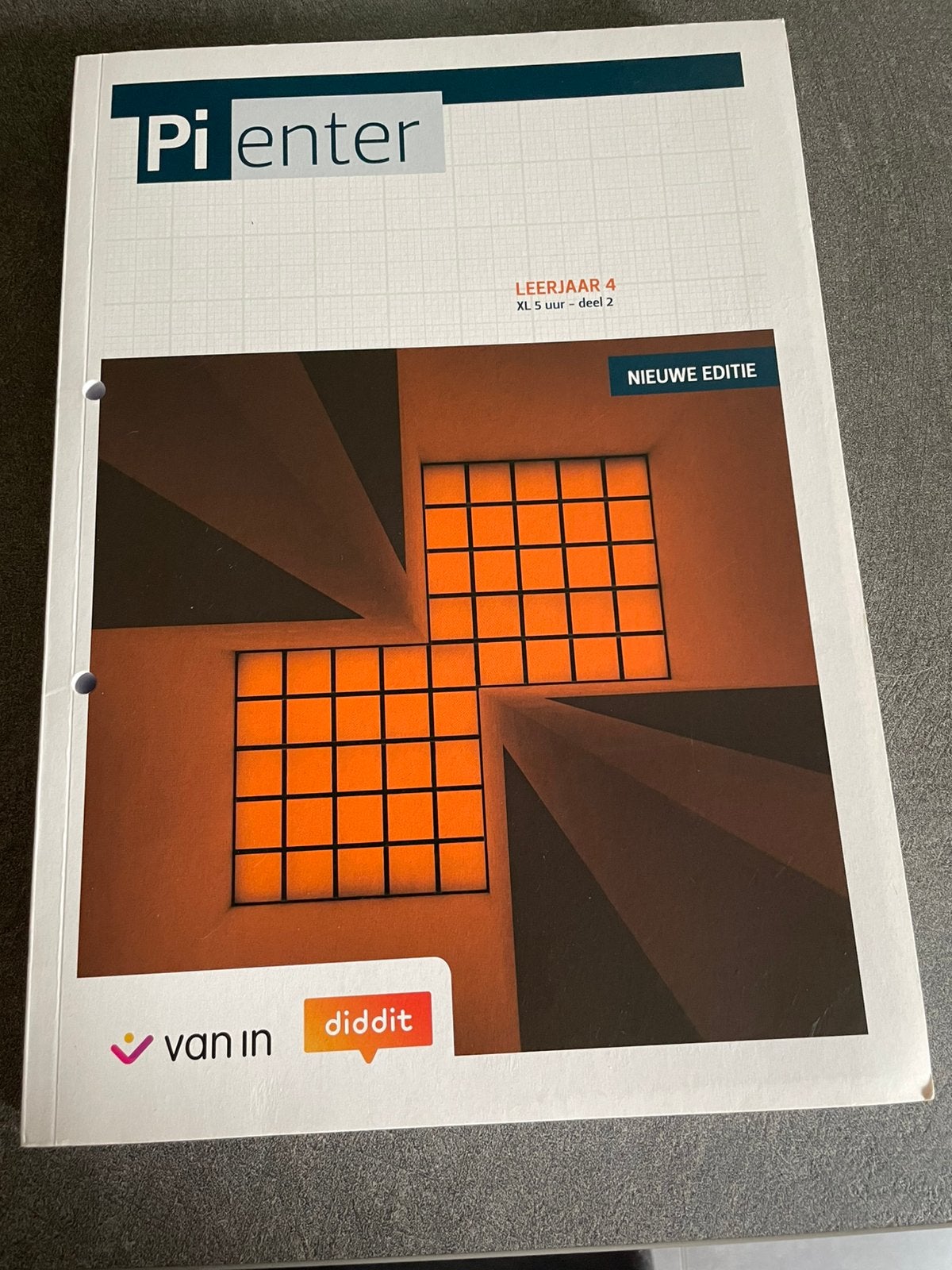 Pienter Leerjaar 4 XL 5 uur, Ophalen, Zo goed als nieuw