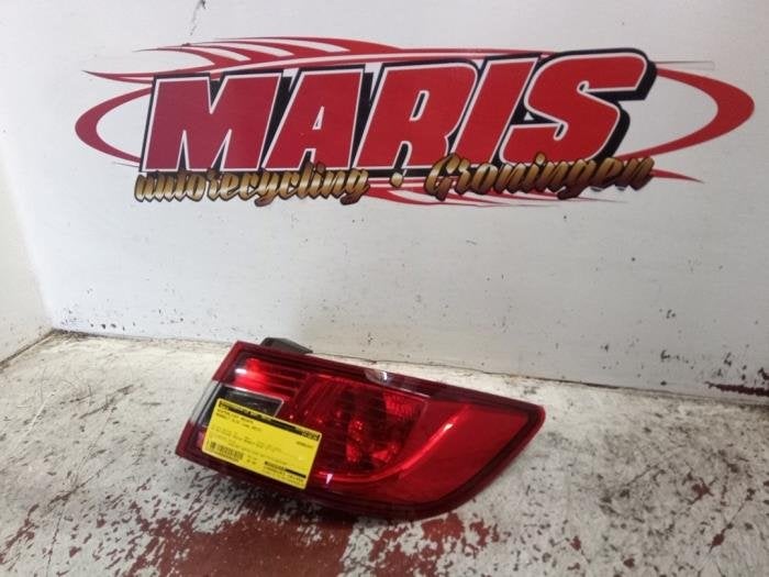 Feu arrière droit d'un Renault Clio, -, Renault, -, 3 mois de garantie