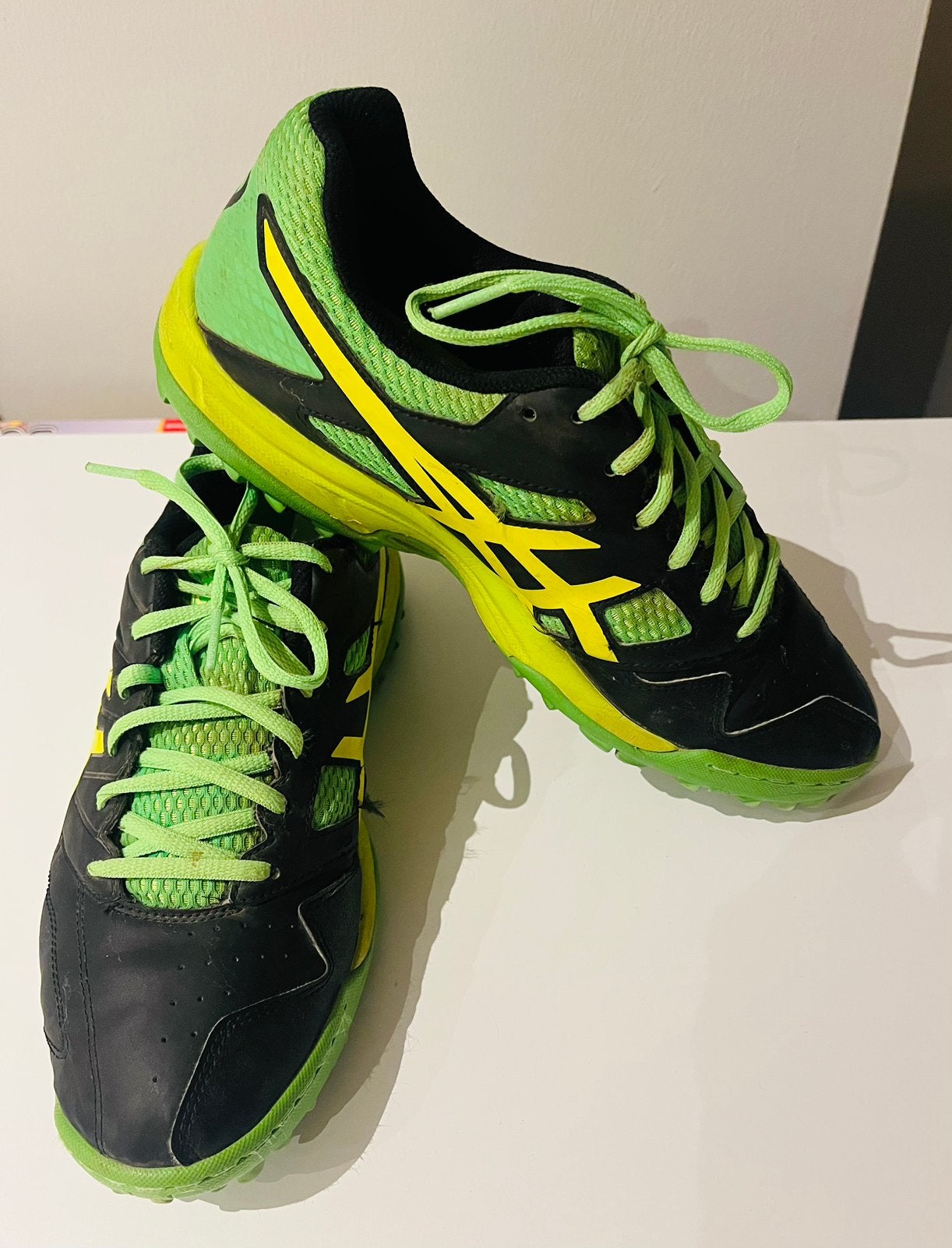 Asics outdoor hockeyschoenen - maat 40, Sport en Fitness, Hockey, Ophalen of Verzenden, Gebruikt