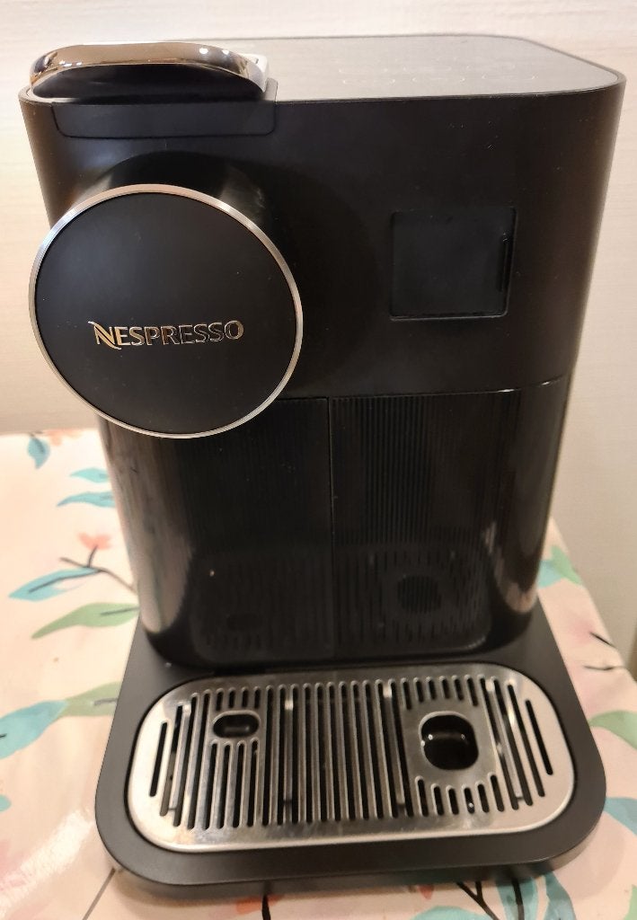 DeLonghi Nespresso Gran Lattissima (Lees de beschrijving), Elektronische apparatuur, Verzenden, Gebruikt