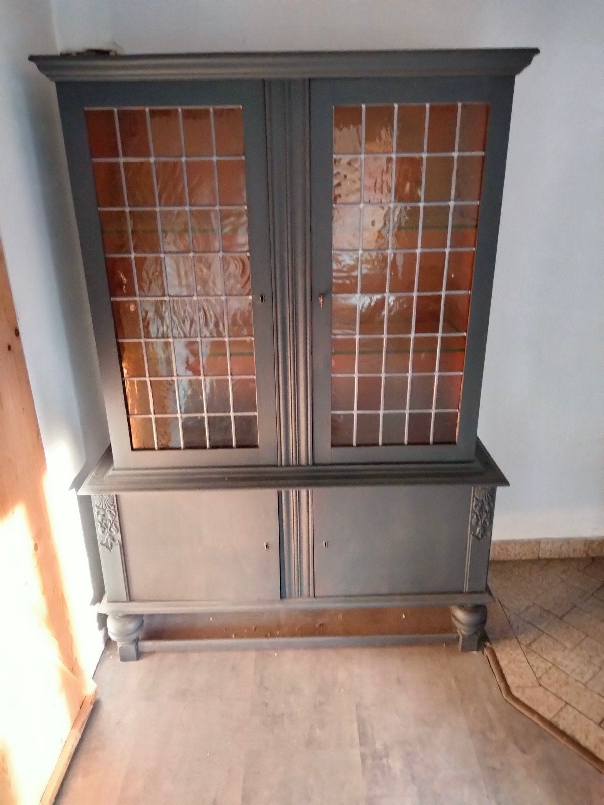 armoire avec vitrine, Enlèvement