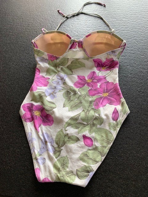 TWEKA écru badpak met pastelkleurige bloemen: maat 38, Kleding | Dames, Badmode en Zwemkleding, Overige kleuren, Badpak, Ophalen of Verzenden