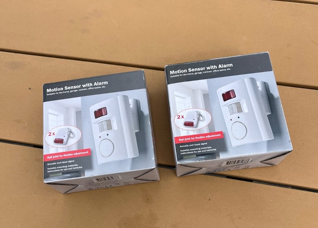 NIEUW : Set van 2 Motion Sensors met Alarm en remote, Bricolage & Construction, Systèmes d'alarme, Neuf, Mouvement, Enlèvement