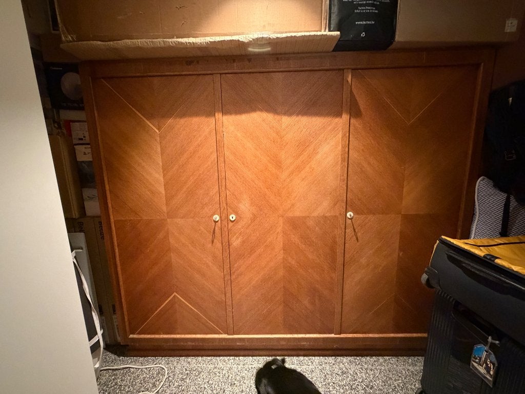 Zeer mooie massief houten kledingkast, Ophalen