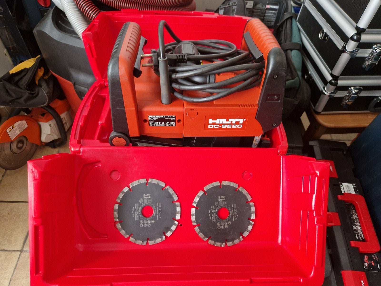 Hilti Rainureuse DC-SE 20 2X Disque Neuf coffre, Enlèvement, Comme neuf
