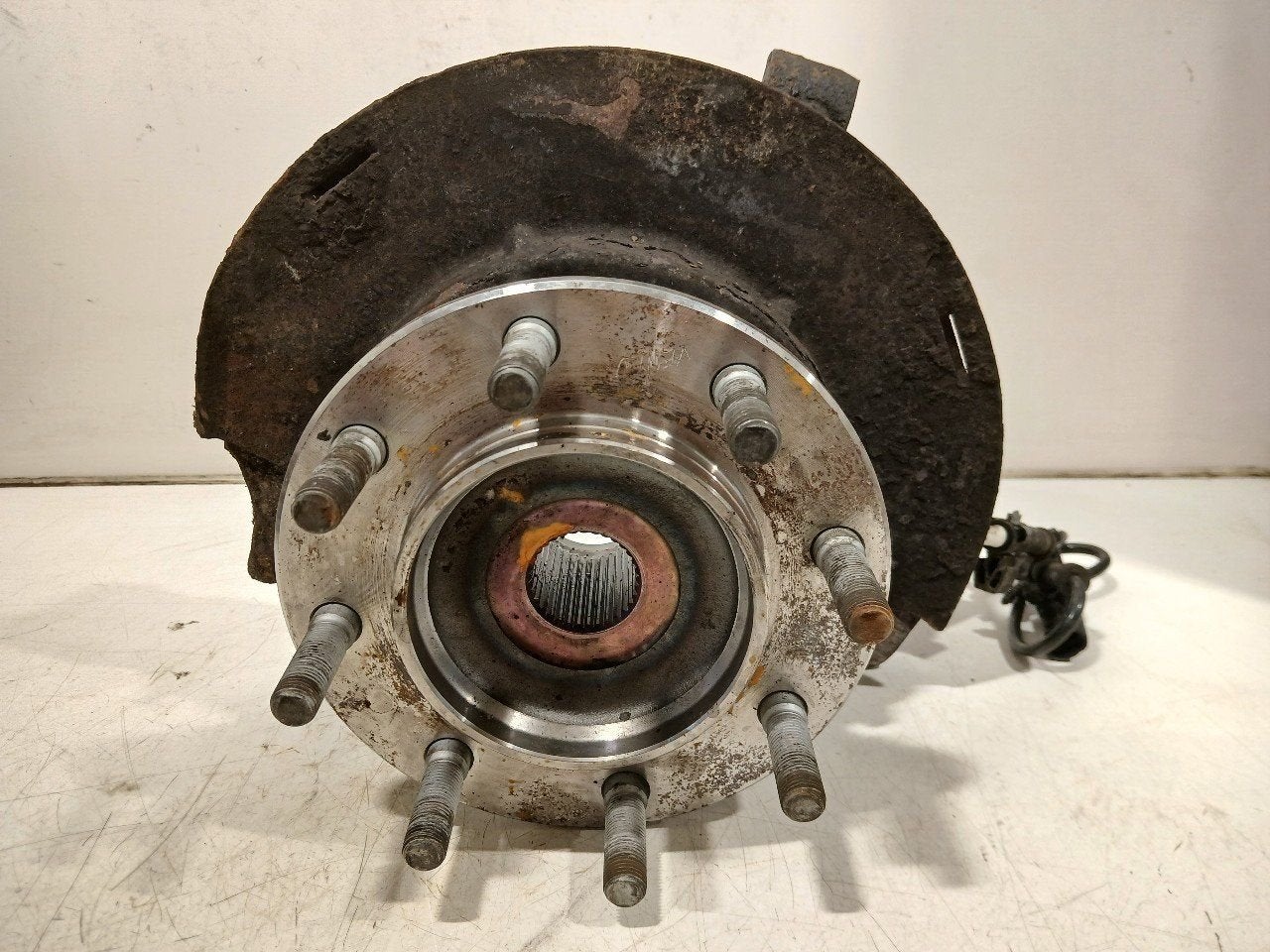 Wielnaaf links voor GMC Sierra, Onderdelen@venauto.nl, Van der Ven Autorecycling B.V., Ettenseweg 76, 4706 PB Roosendaal, The Netherlands
