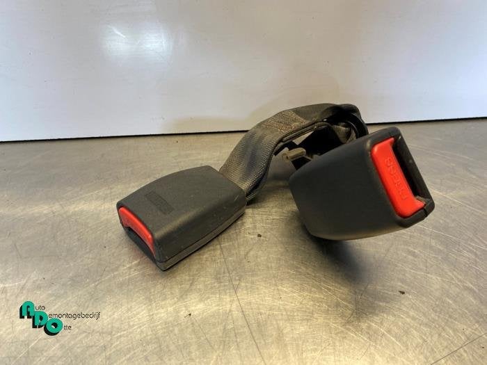 Insertion ceinture de sécurité arrière gauche d'un Kia Pi, Autos : Pièces & Accessoires, Habitacle & Garnissage, Kia, Utilisé