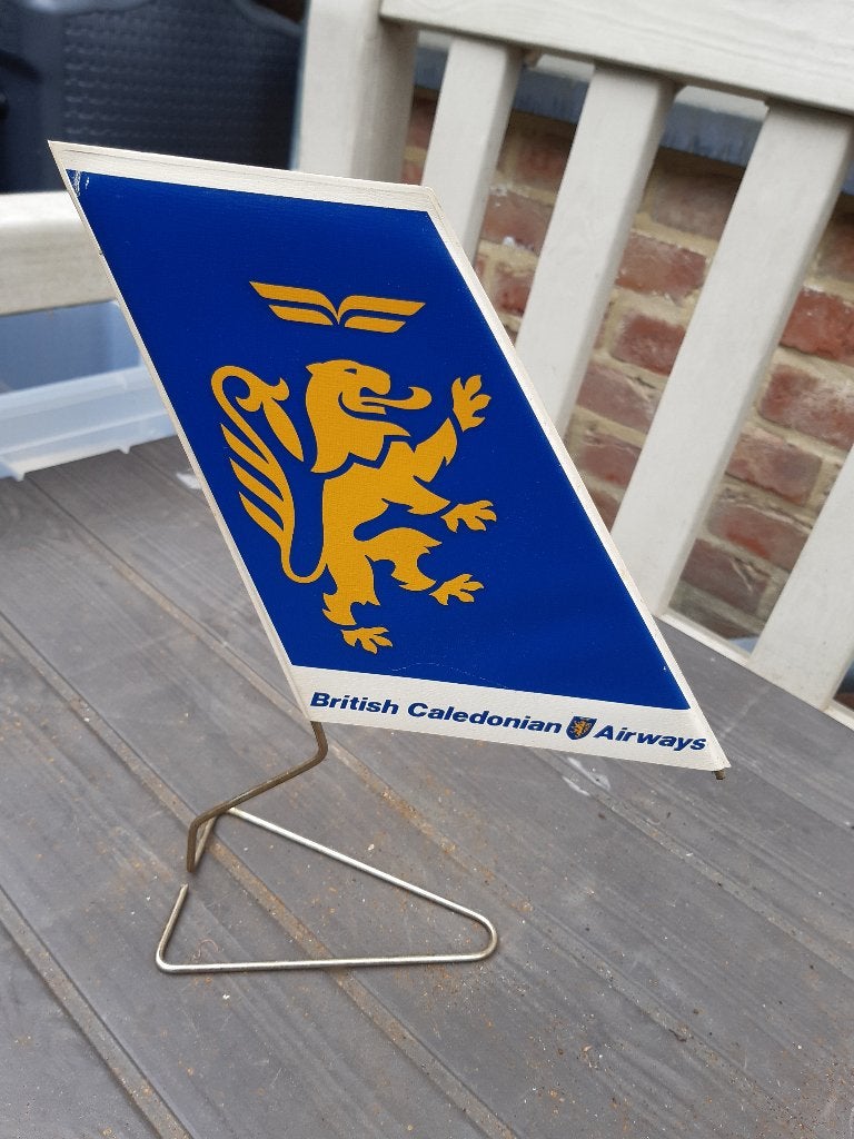 British Caledonian  fanion  agence rare, Collections, Aviation, Enlèvement, Comme neuf, Écusson, Insigne ou Logo