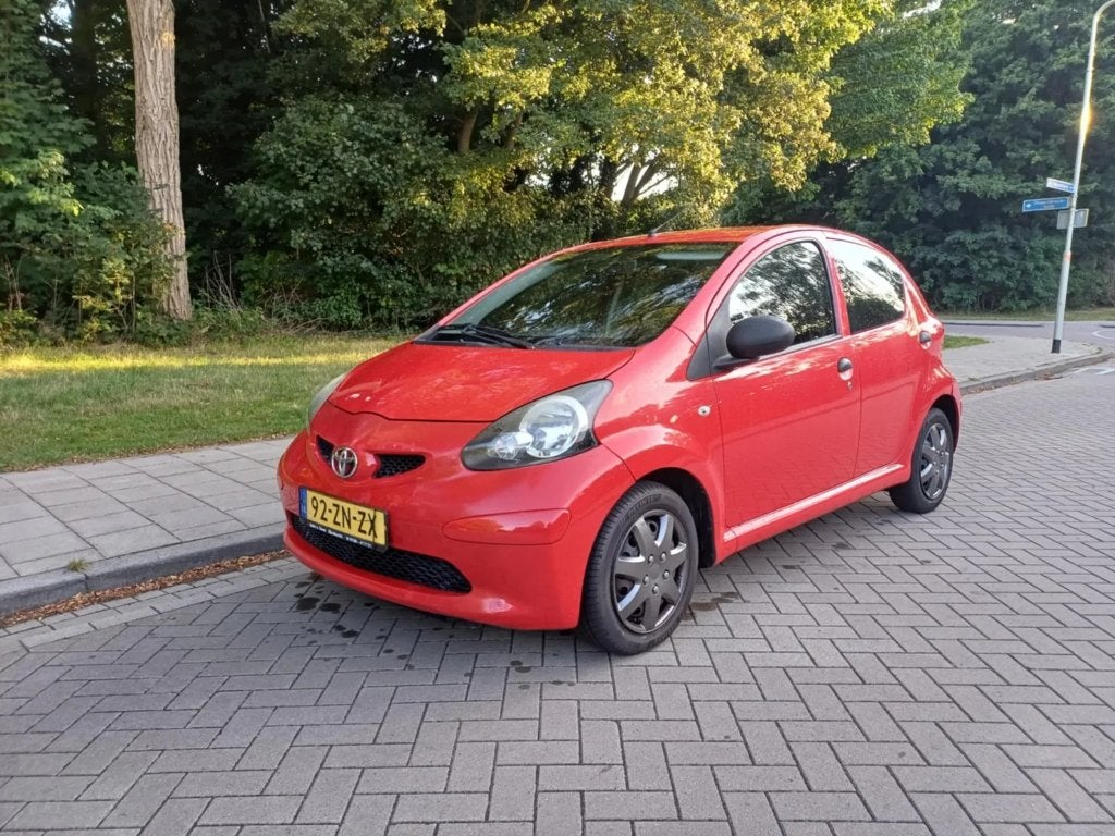Toyota Aygo, Rouge, Achat, 998 cm³, Boîte manuelle