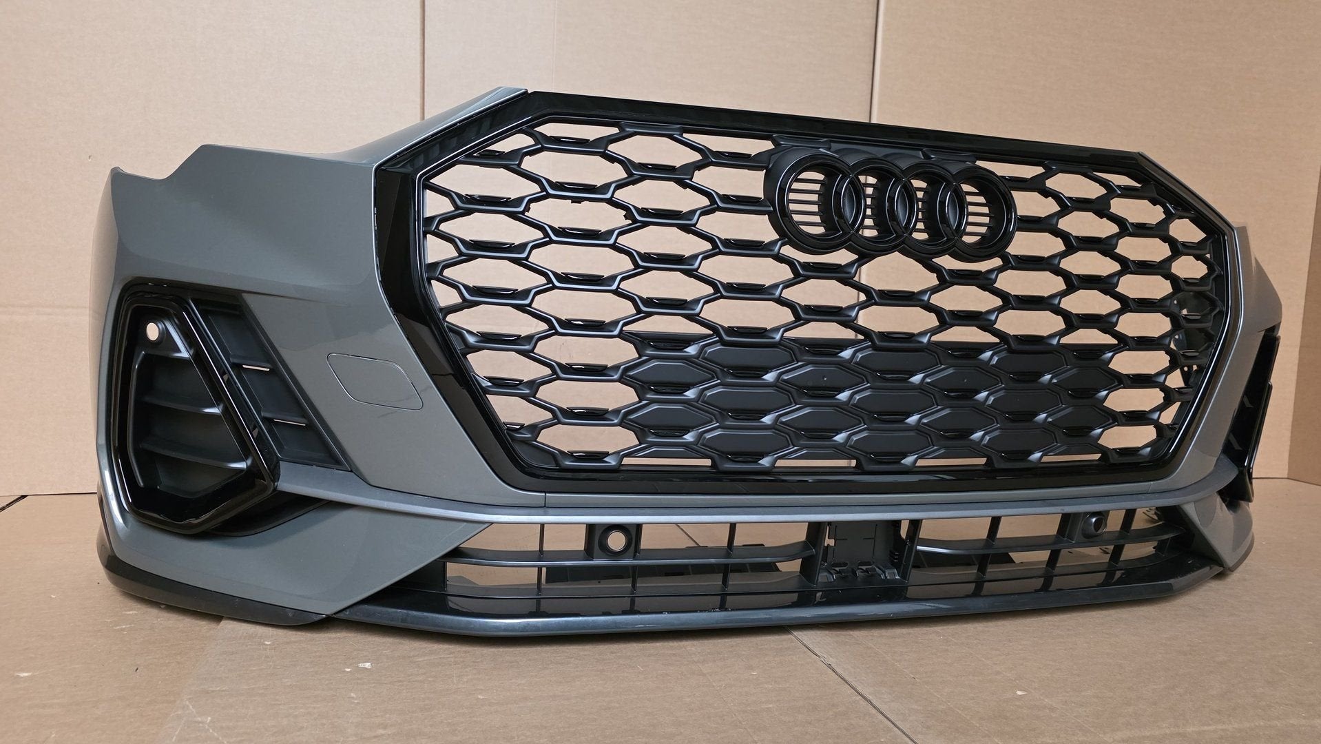 Voorbumper Audi Q3 83A F3 S-line SLINE  BUMPER X7G ORIGINEEL, -, Origine de la pièce connue, Audi, Utilisé