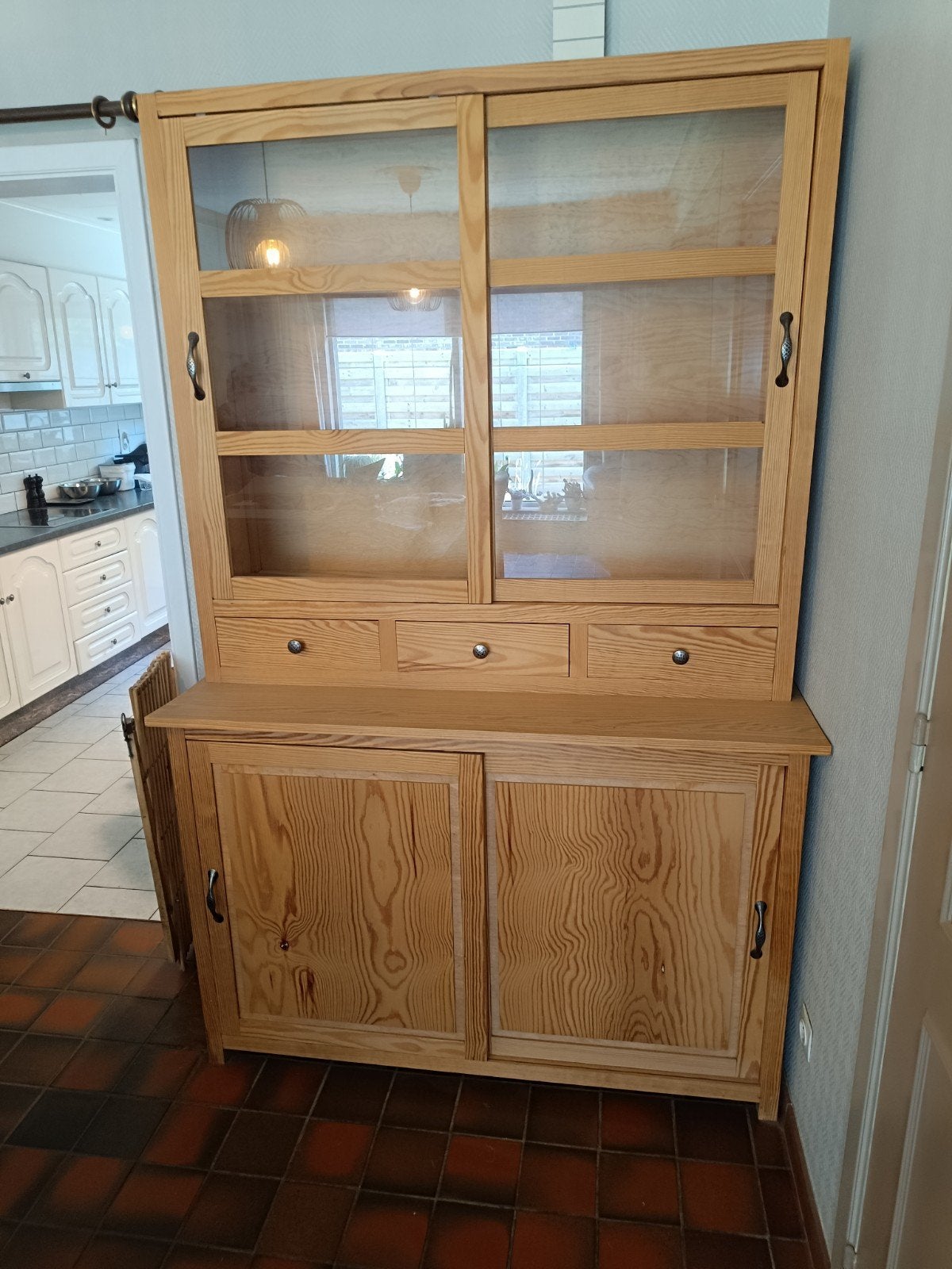 Buffetkast in yellow pine, Enlèvement