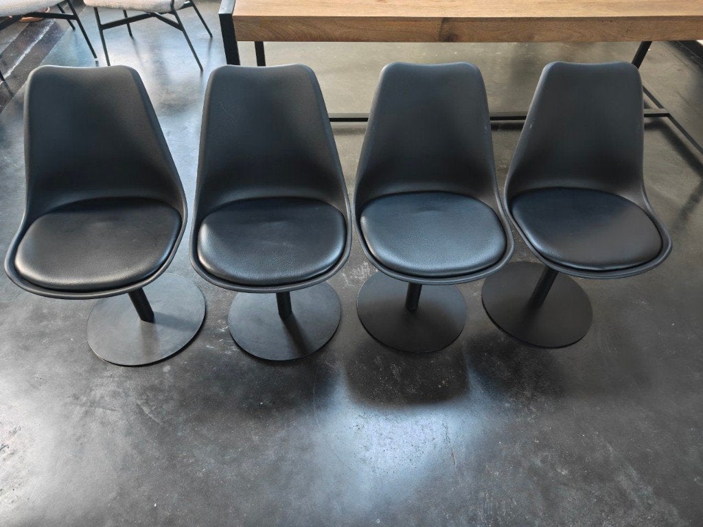 Set van 4 zwarte kuipstoelen | Juntoo, Huis en Inrichting, Ophalen, Zwart, Scandinavisch, Vier