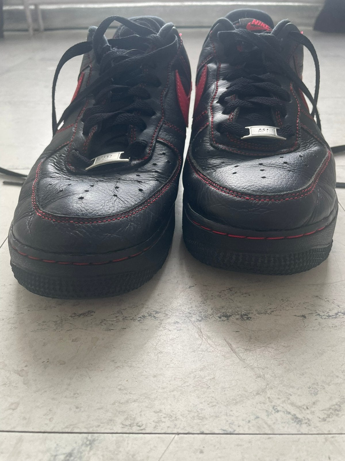 Nike Air Force 1 Mid Noir Rouge – Sneakers Nike, Enlèvement ou Envoi, Porté, Baskets, Noir
