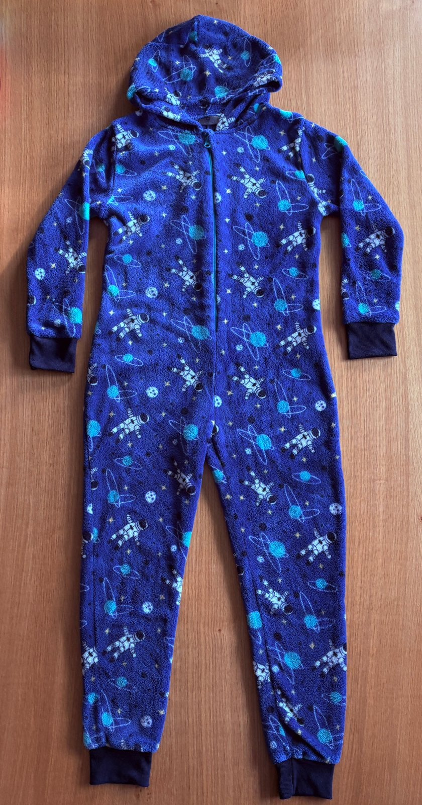 Combinaison de pyjama bleu - 158 - 9€, Enlèvement ou Envoi, Comme neuf, Garçon, Vêtements de nuit ou Sous-vêtements