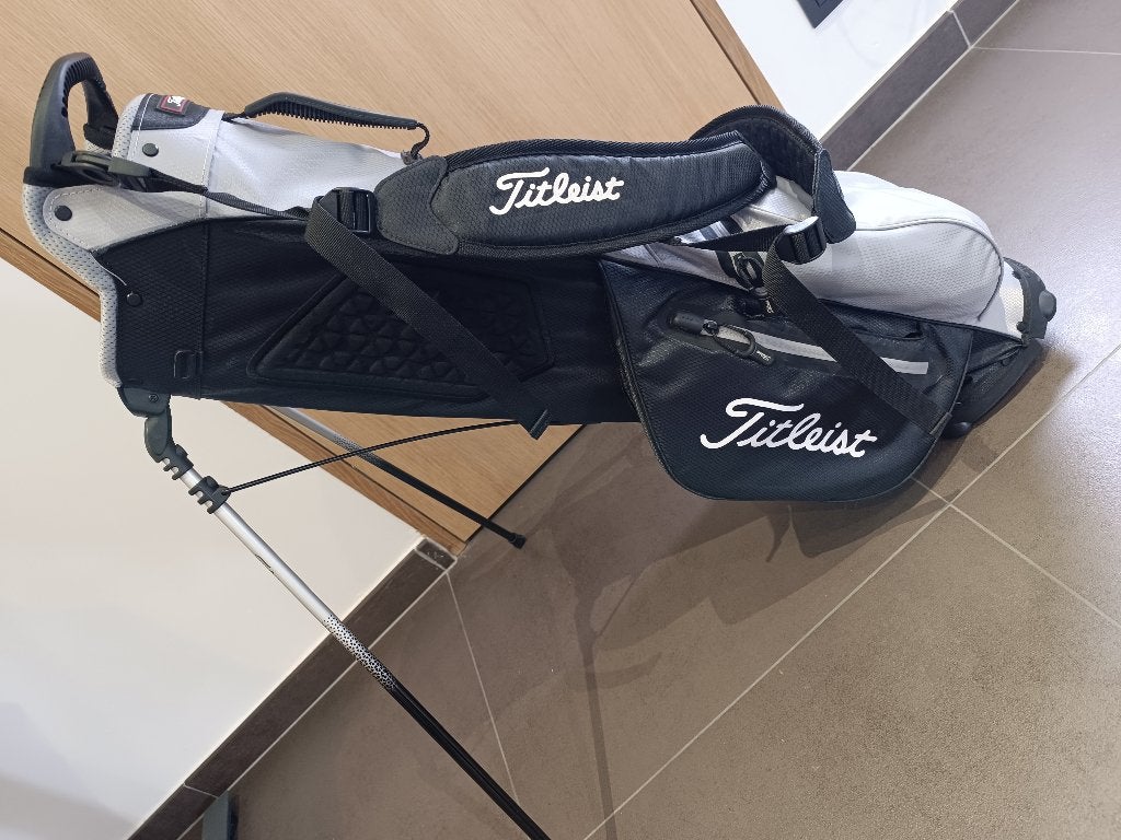 Nieuwe titleist 4 stadry waterproof standbag, Sports & Fitness, Enlèvement, Neuf, Sac, Autres marques