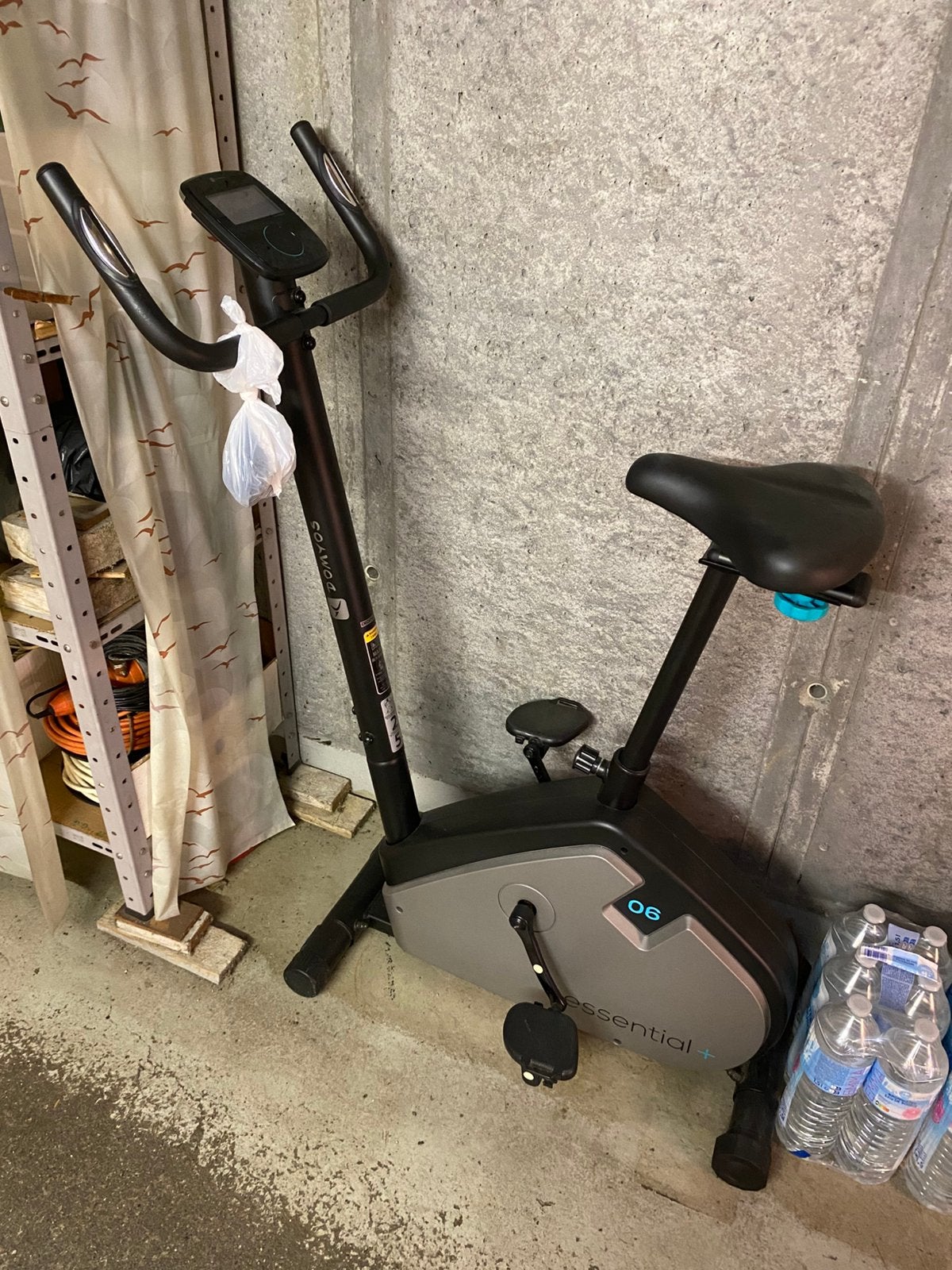 Domyos Essential + hometrainer, Enlèvement, Comme neuf, Vélo d'appartement