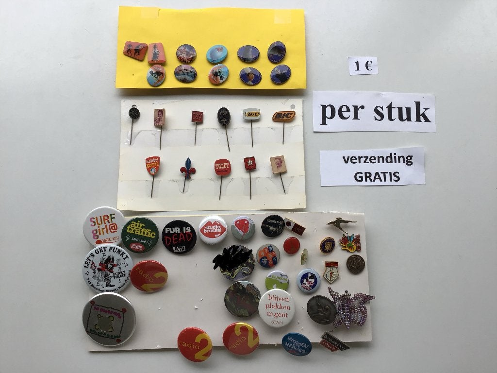 50 tal pins, speldjes & buttons aan 1 € per stuk, Ophalen of Verzenden, Zo goed als nieuw