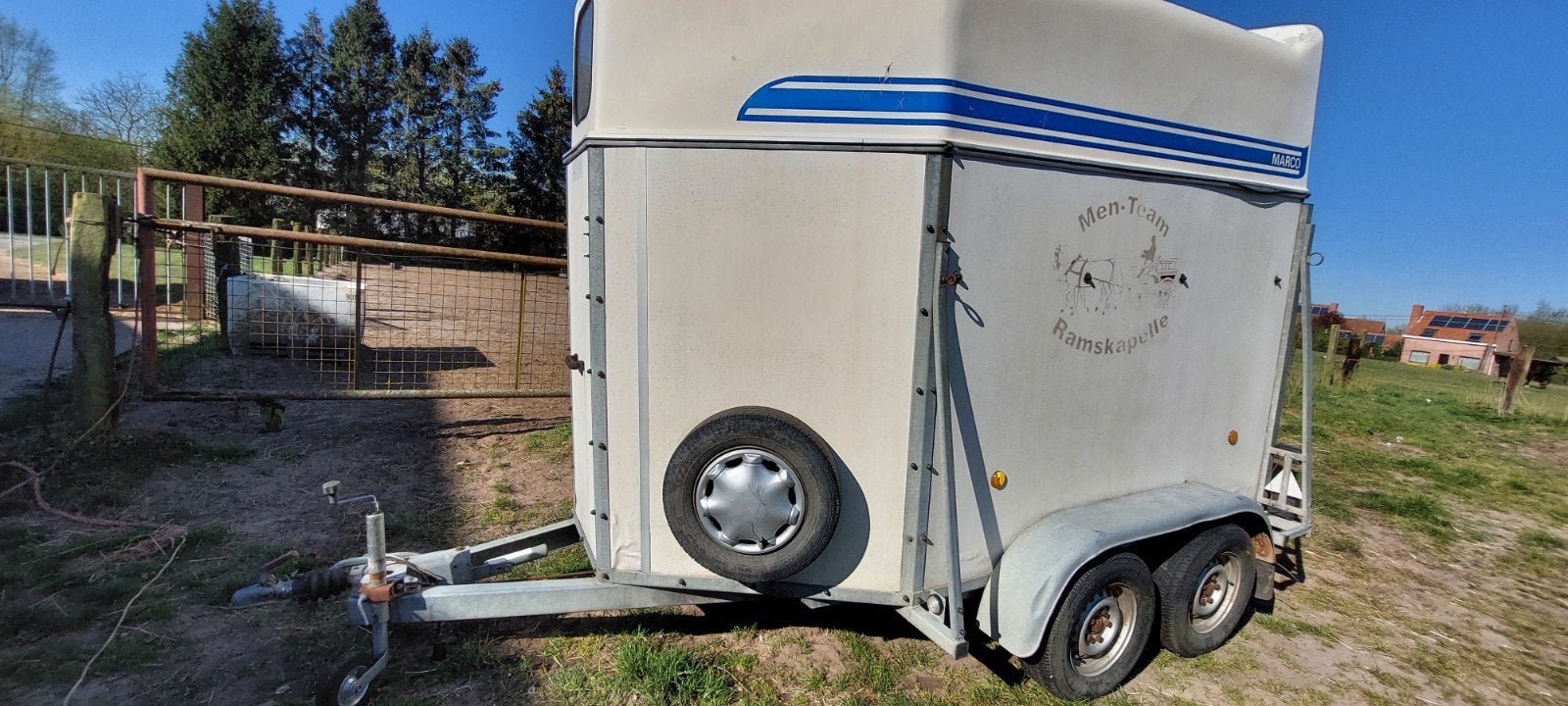 Paarde trailer, Ophalen