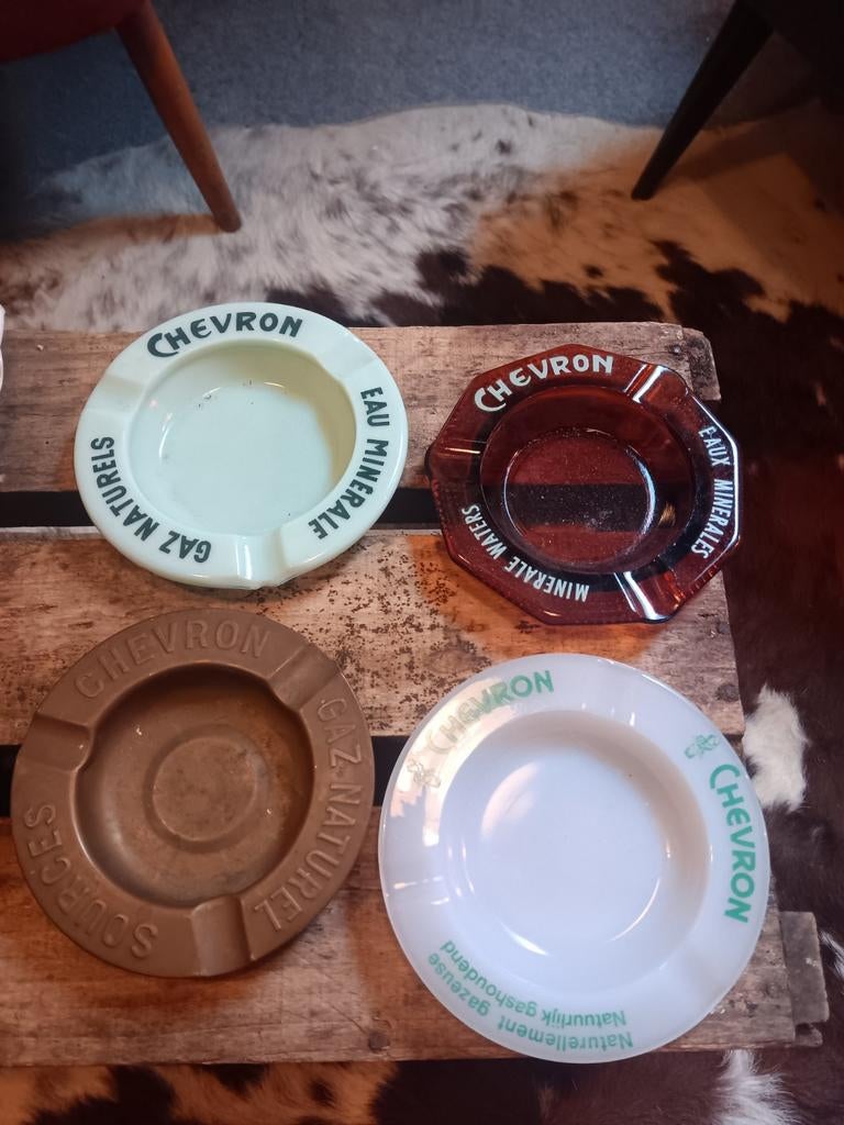 Chevron, Collections, Enlèvement